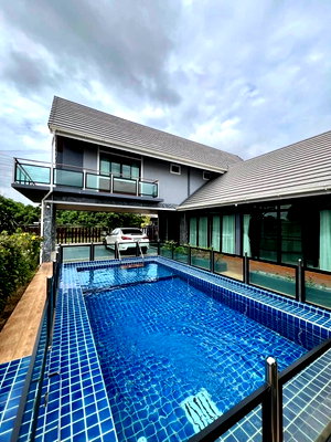 บ้านเดี่ยว บ้านข้างวัด : 🏡 ขายด่วน! พูลวิลล่า 2 ชั้น 6 ห้องนอน ทำเลป่าแดด-แม่เหียะ ใกล้สนามบิน 📞 063-6649056
