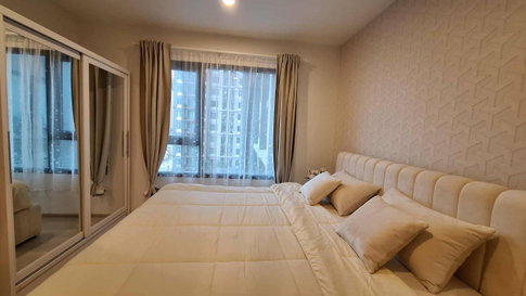 Life Asoke ห้องน่าอยู่มาก ได้ห้องมุม ราคาดีมากครับ