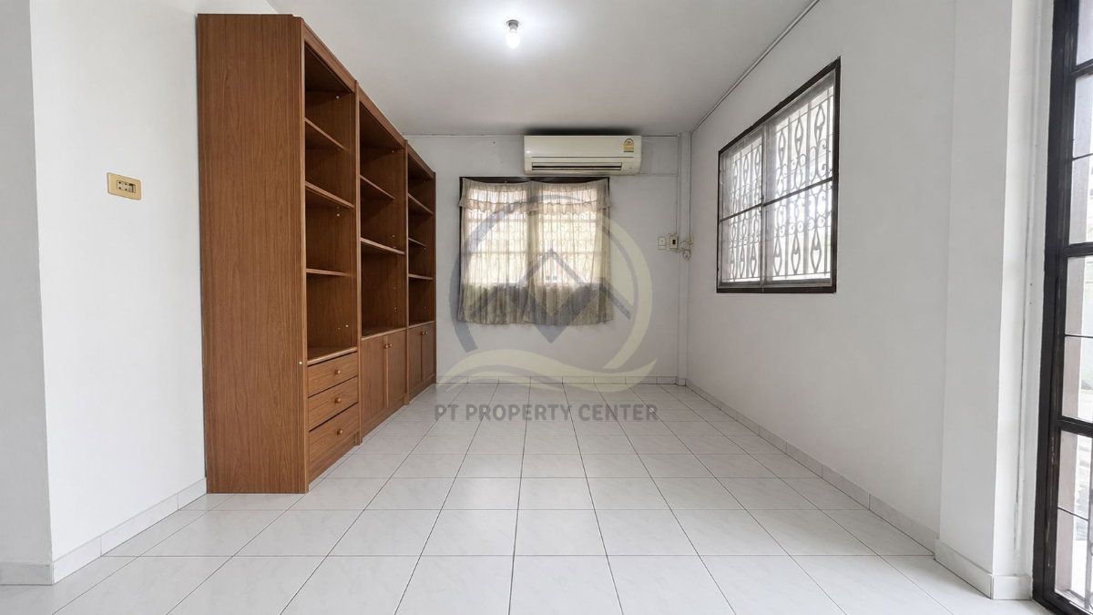 รูป หมู่บ้านทองสถิตย์วิลล่า ซอยรามอินทรา 34 แยก 20 ถนนรามอินทรา ลาดพร้าว บ้านเดี่ยวหลังมุม ขายตามสภาพ บรรยากาศโปร่ง  ราคาพิเศษ - รูปที่ 5/25