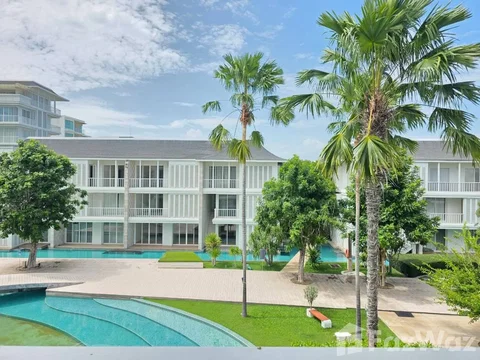 Beautiful Pool View at Malibu – For Rent | Dog-Friendly 6734613