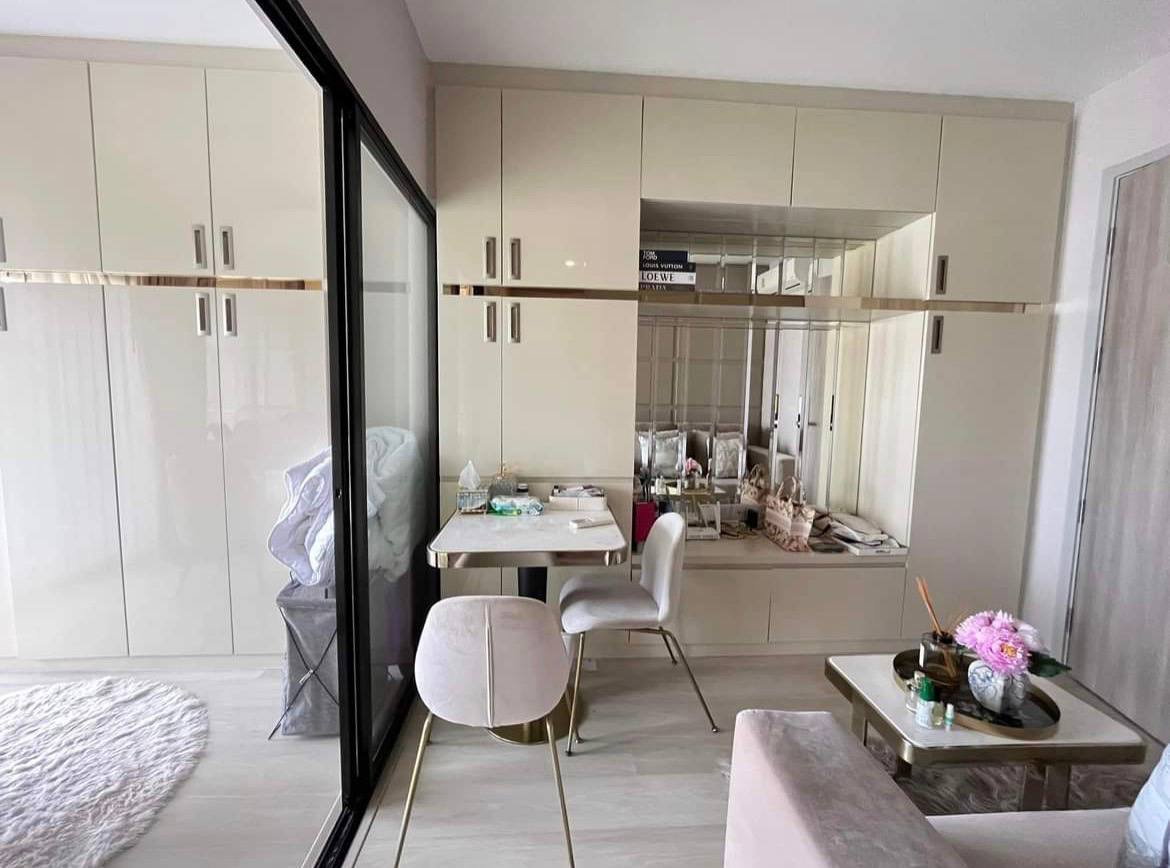 รูป Knightsbridge Prime Sathorn【𝐒𝐄𝐋𝐋 & 𝐑𝐄𝐍𝐓】🔥 แต่งพรีเมียมบุผนังเรียบหรู โทนเบจละมุน กระจกกั้นห้องทำงานเป็นสัดส่วน🔥 ติดต่อไลน์ไอดี: @hacondo - รูปที่ 5/7