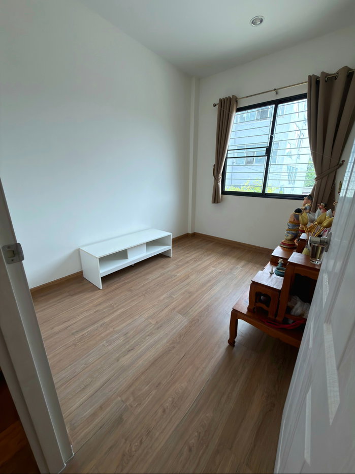 รูป ให้เช่า หมู่บ้านเดอะแคนวาส 3ห้องนอน แอร์ 4 ตัว ใกล้ bts สำโรง (Lineid: nokenos) - รูปที่ 8/20