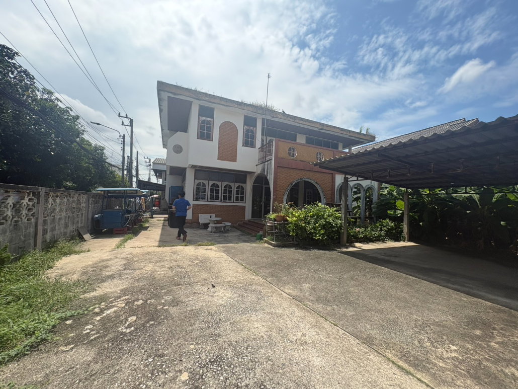 รูป ขายบ้านพร้อมที่ดิน 259 ตร.ว. ติดถนนใหญ่ ใกล้วัดหลวงพ่อโสธร - รูปที่ 2/6