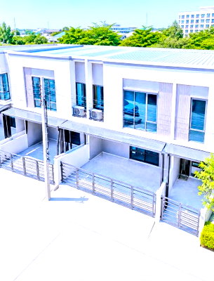 Townhouses for rent Suwannaphum International Airport : 			Near Mega Bangna and IKEA Bangna, 2-story townhouse for rent, 3 bedrooms, 2 bathrooms, 34,999 THB/mo          