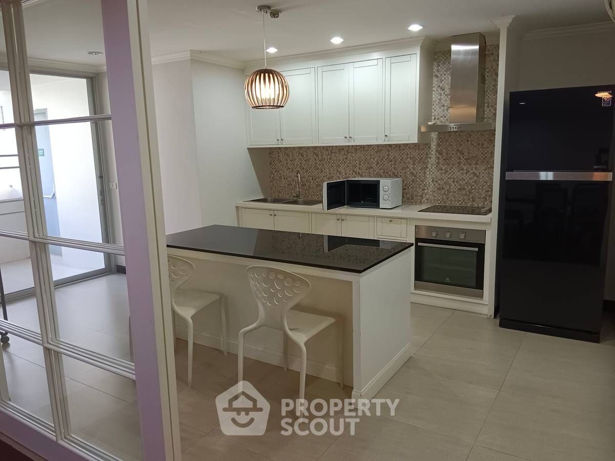 รูป ใกล้ BTS นานา เพียง 200 เมตร | 3 ห้องนอน Newton Tower Condominium (ID 996710) - รูปที่ 10/10