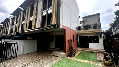 ทาวน์โฮม กรุงเทพมหานคร : ขายบ้านกลางเมืองกัลปพฤกษ์ หลังมุม 32.6 ตร.วา | 3 ชั้น | 3 ห้องนอน | 3 ห้องน้ำ | 4.49 ล้านบาท สนใจทัก line: minniemah