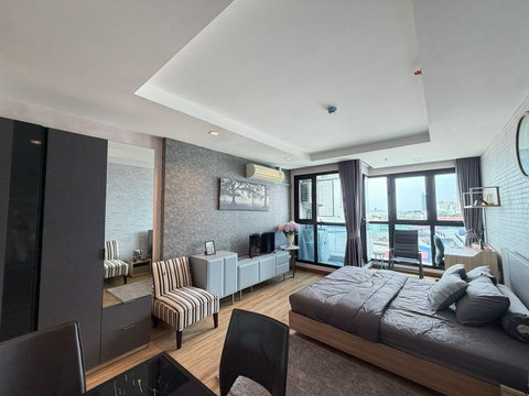 For rent: Ladda Plus Sriracha. Beautiful and comfortable room at a great price.