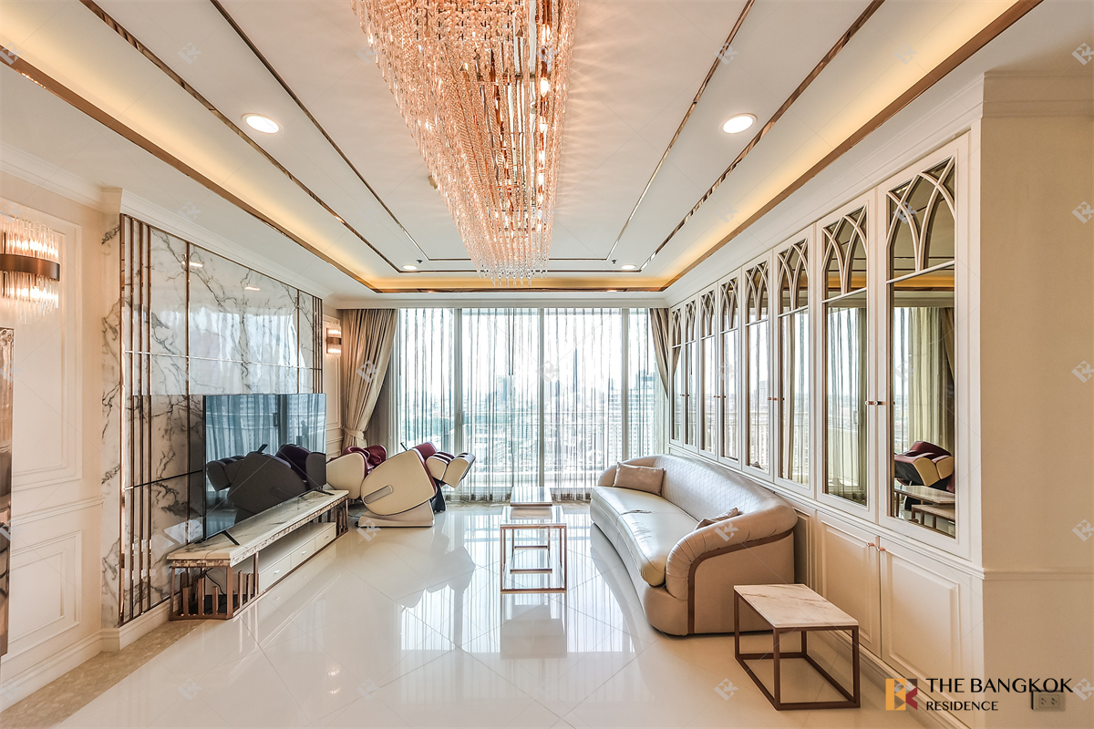 picture The Empire Place Beautiful Room, Good Condition - 9/10