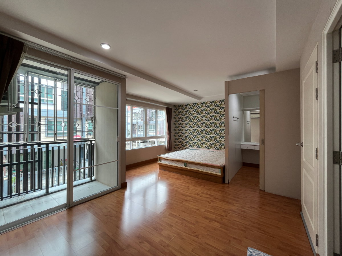 picture 3-Story Townhome Cubist Village Nonthaburi | 4 Beds, 4 Baths | 210 sq.m. | MRT & Monorail - 9/20