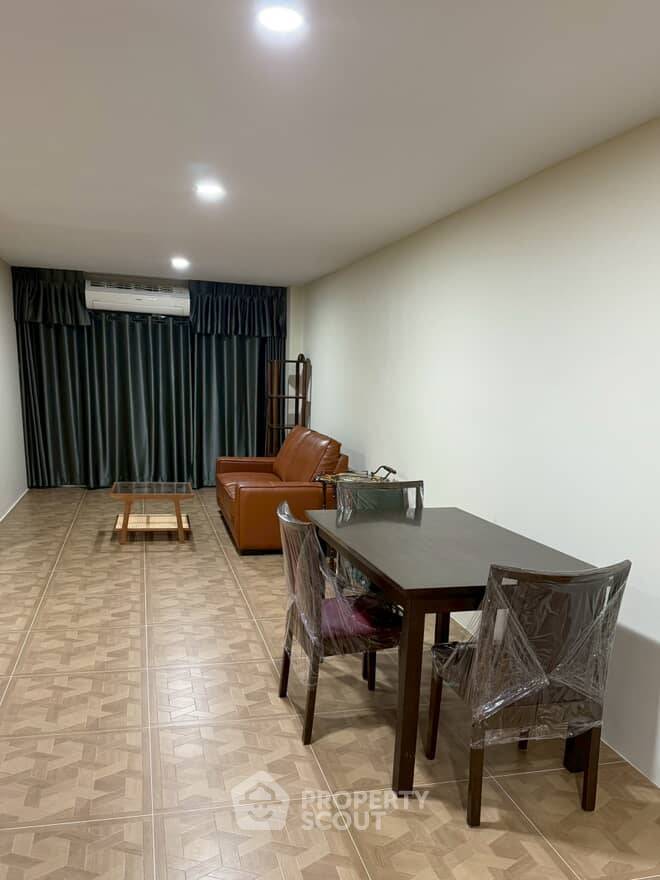 รูป คอนโดสองห้องนอน Waterford Park Rama 4 ใกล้ BTS พระโขนง (ID 2433986) - รูปที่ 2/9