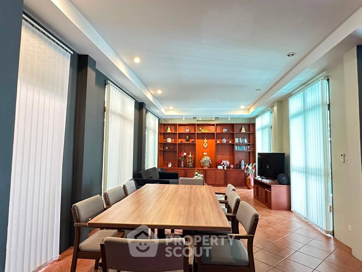 รูป วิลล่าเลี้ยงสัตว์ได้สี่ห้องนอนใน Jomtien Gallery Residence พัทยา (ID 3251210) - รูปที่ 5/13