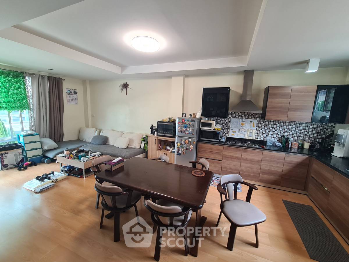 รูป ขายทาวน์เฮาส์ 3 ห้องนอน 311 ตร.ม. HALLMARK HOME OFFICE ใกล้ BTS อ่อนนุช (ID 3252269) - รูปที่ 5/11