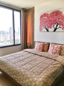 Pyne by Sansiri【𝐒𝐄𝐋𝐋 & 𝐑𝐄𝐍𝐓】🔥Luxuriously decorated rooms in warm tones, offering a sense of privacy.🔥 Contact Line ID: @hacondo