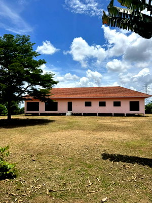 Land for sale Phanat Nikhom Hospital : House and land for sale in Phanat Nikhom, Chonburi. Beautiful house, move in Ready, pleasant atmosphere.