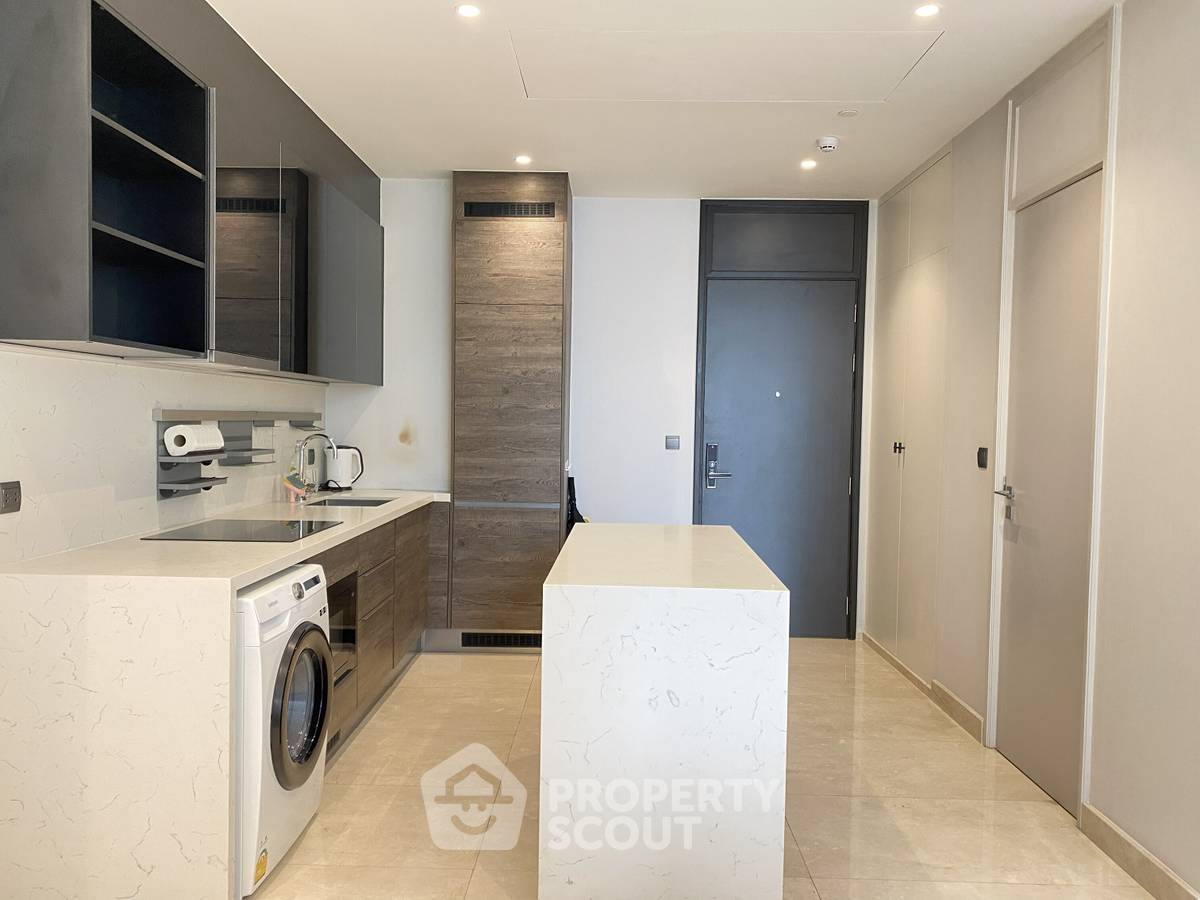 picture 2-BR Condo At Muniq Langsuan Near BTS Ratchadamri (ID 3032830) - 7/29