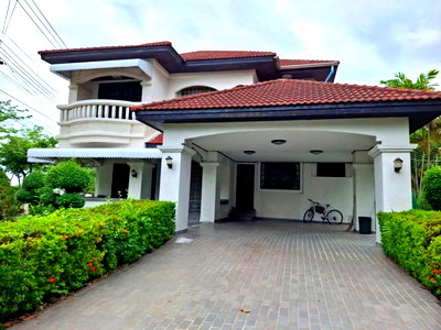 Houses for rent Tesco Lotus Srinakarindra : Thailand House for rent 3 bedroom 100 Square Wa 45000 THB per month.