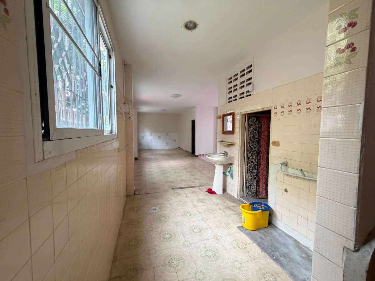 รูป ให้เช่า บ้านเดี่ยว พหลโยธิน 52 ซอยร่วมใจ 5 | 264 ตร.ม. | 4 ห้องนอน | จอดรถ 6 คัน - รูปที่ 8/22