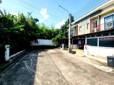 TOWN HOUSE 27.3 Sq.w. Bang Plee Samut Prakarn for 2.3M