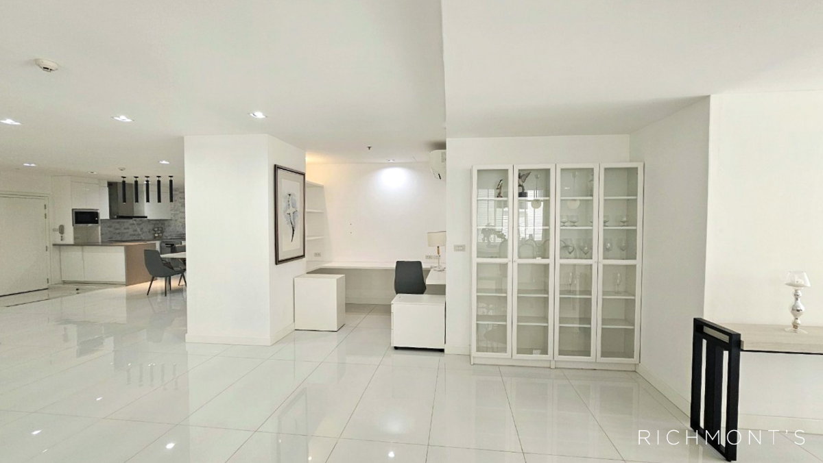 picture Crystal Garden, Large 2-Bedroom - 5/9