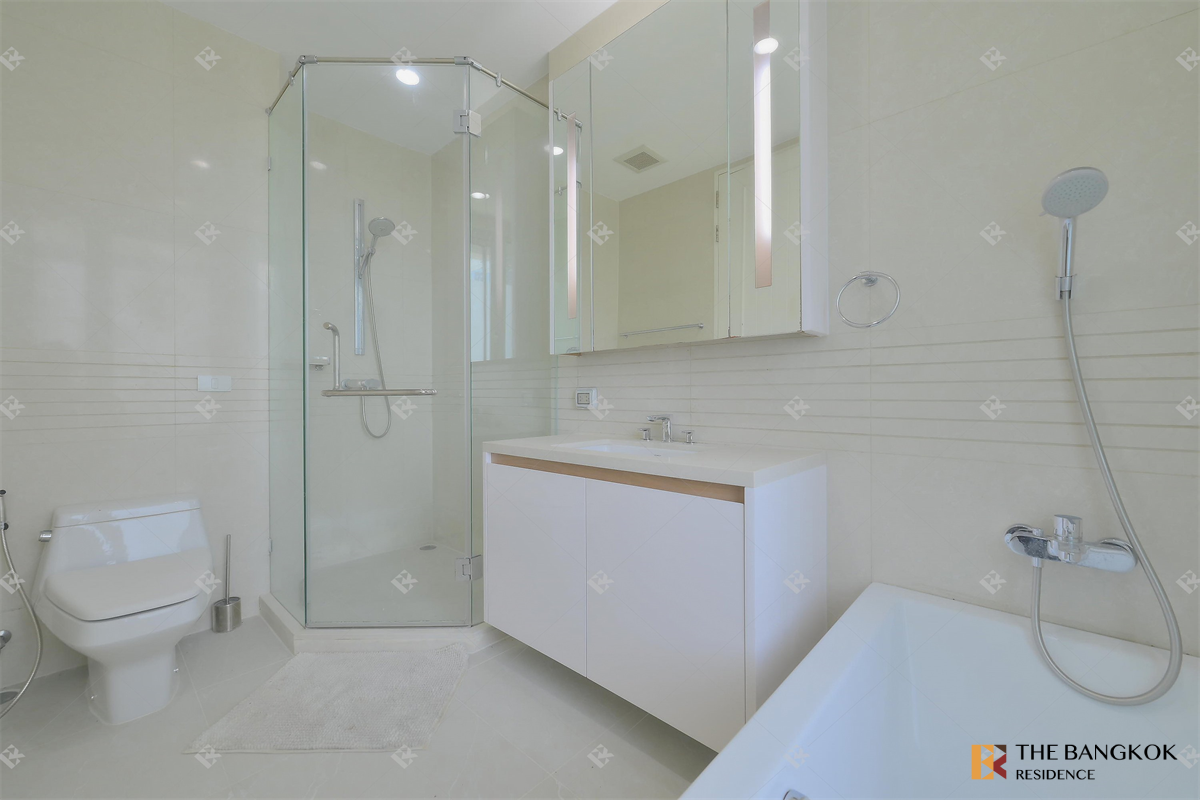 รูป คอนโด Luxury พร้อมอยู่บนทำเลที่ดีที่สุด คิว หลังสวน ใกล้ BTS สถานีราชดำริ - รูปที่ 2/10