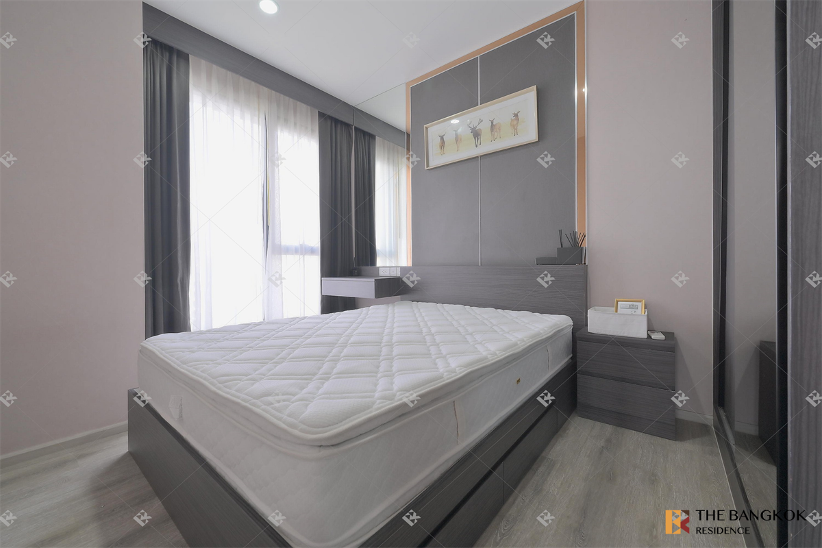 picture Ideo Mobi Asoke Comfortable and Ready to Move-in near MRT Phetchaburi Station - 1/10