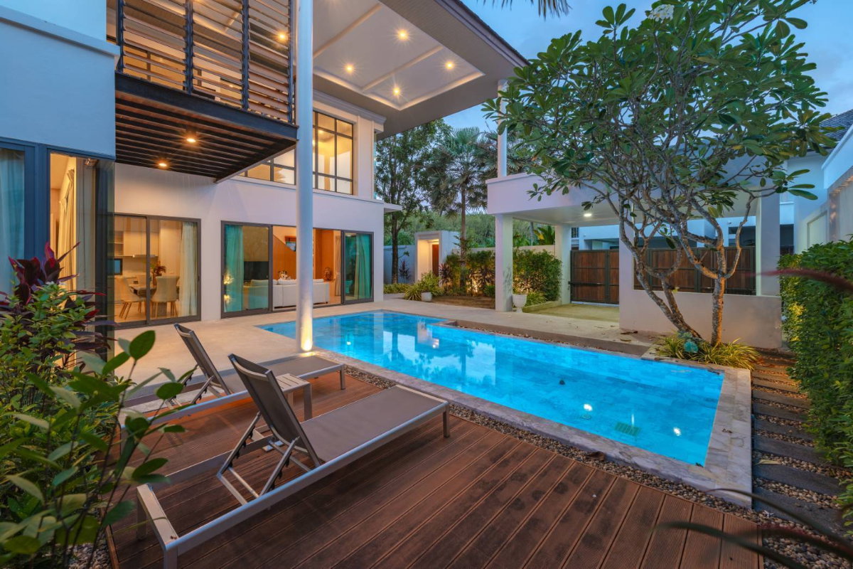 รูป ขายพูลวิลล่า Vinzita Villas ป่าสัก ภูเก็ต Modern Tropical | 3 ห้องนอน 4 ห้องน้ำ สระส่วนตัว พร้อมเข้าอยู่ 19.8 ล้านบาท - รูปที่ 2/20