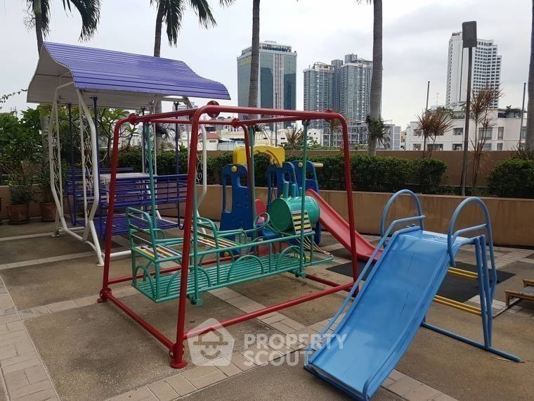picture 2-BR Condo At Ratchada Orchid Near MRT Sutthisan (ID 372964) - 9/10