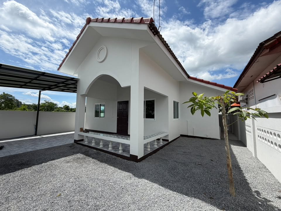 รูป 🏡 ขายด่วน! บ้านชั้นเดียวรีโนเวทใหม่ พร้อมอยู่ สันพระเจ้างาม ต้นเปา สันกำแพง เชียงใหม่ 📞 063-6649056 - รูปที่ 4/16