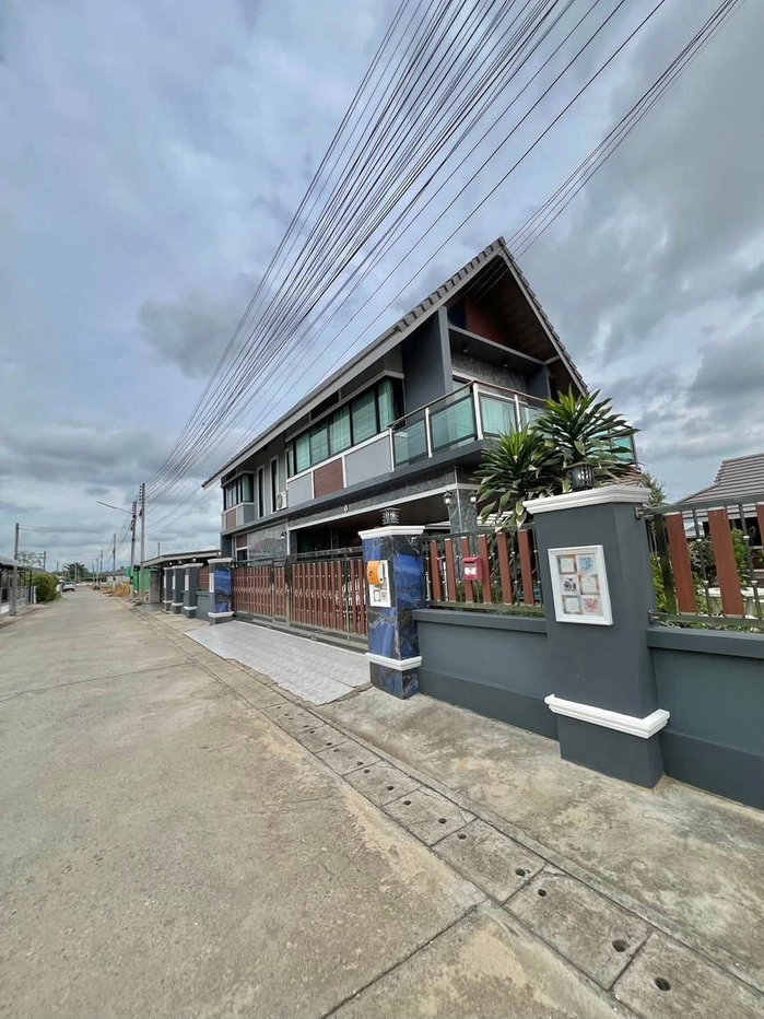 รูป 🏡 ขายด่วน! พูลวิลล่า 2 ชั้น 6 ห้องนอน ทำเลป่าแดด-แม่เหียะ ใกล้สนามบิน 📞 063-6649056 - รูปที่ 17/35