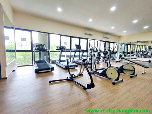 รูป ให้เช่า บางนาคอมเพล็กซ์ เรสซิเดนเชียล ห้องใหญ่ 120 ตร.ม. ใกล้เซ็นทรัลบางนา 500 เมตร/ 5 นาทีถึง MRT ศรีอุดม เฟอร์ครบ พร้อมอยู่ (มีที่ชาร์จ EV ในอาคาร) - รูปที่ 29/32