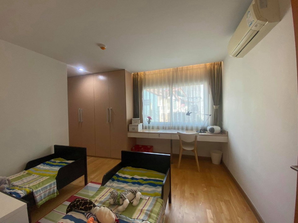 picture Residence                     52  - 9/11