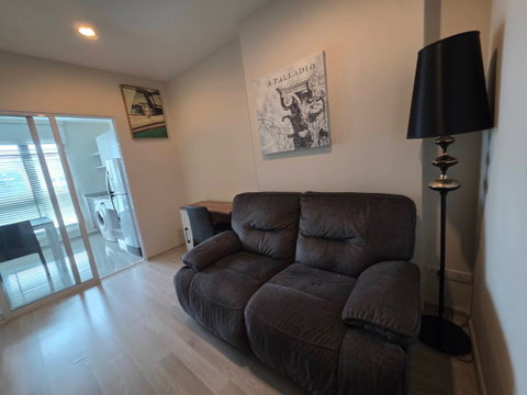 Rent Condo CentricHuaikhwang Ratchada