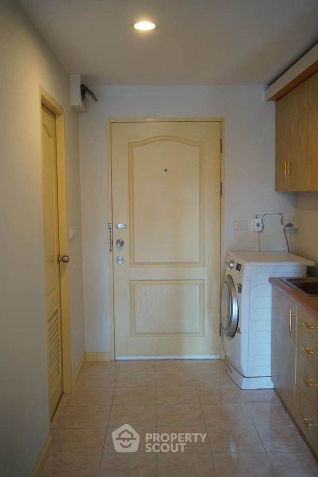 picture 100m To BTS Sala Daeng | 1-BR Silom Terrace Condominium (ID 467475) - 5/9