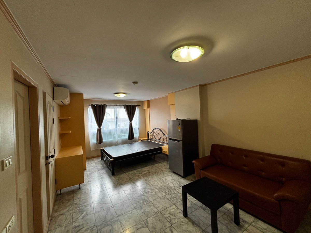 Lumpini Place Sathorn Narathiwas | ห้องสตูดิโอ 30 ตร.ม. | 10,000 บาท/เดือน | ทำเลดี ใจกลางสาทร