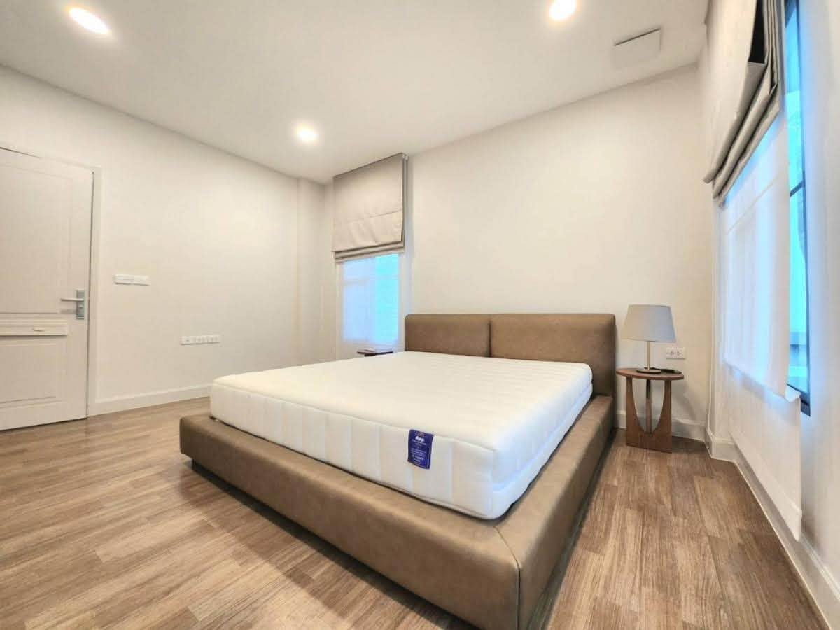 รูป 📢 [ให้เช่า] ✨ บ้านเดี่ยว นันทวัน พระราม 9 - กรุงเทพกรีฑาตัดใหม่ บ้านหลังมุม 4 ห้องนอน 5 ห้องน้ำ 103.8 ตร.ว จอดรถได้ 3 คัน  - รูปที่ 15/24