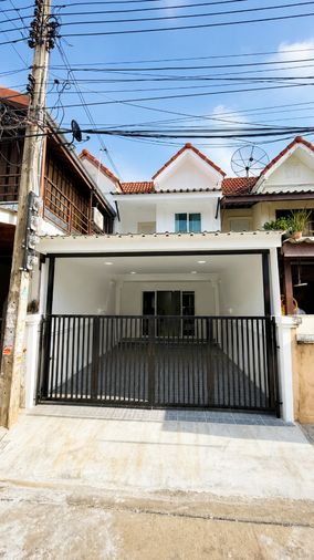 2-bed townhouse for sale, 80 sqm, 16 sq wah, Bann Krung Thong