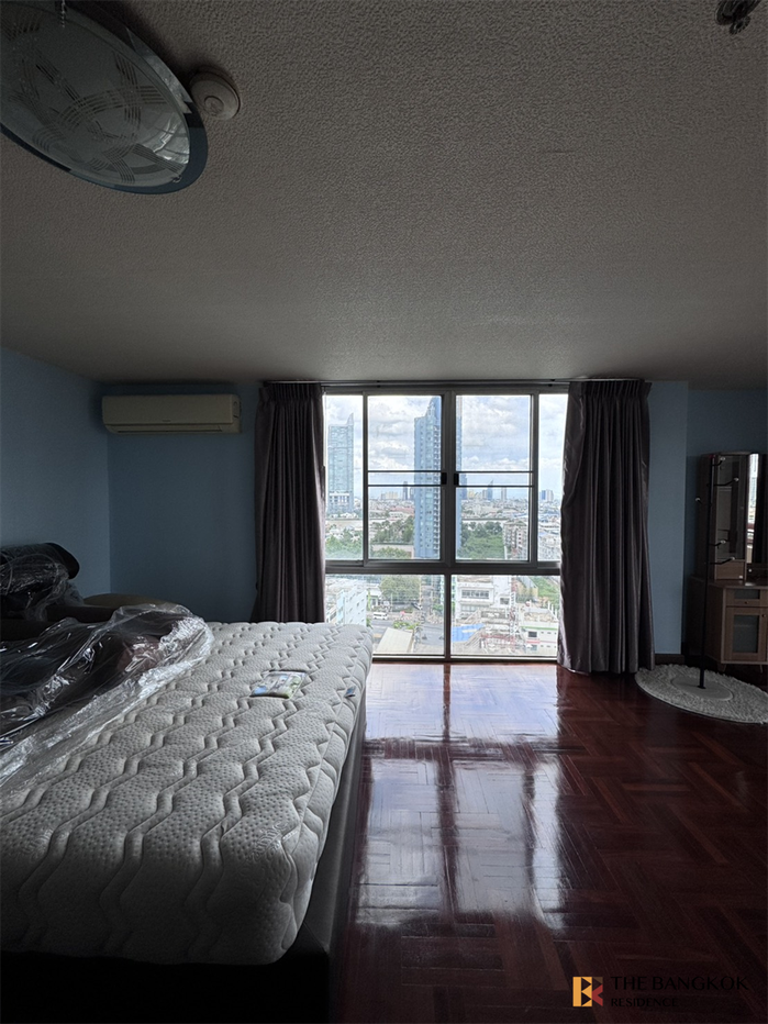 picture Master View Executive Place Hurry, big discount is ending! - 3/10