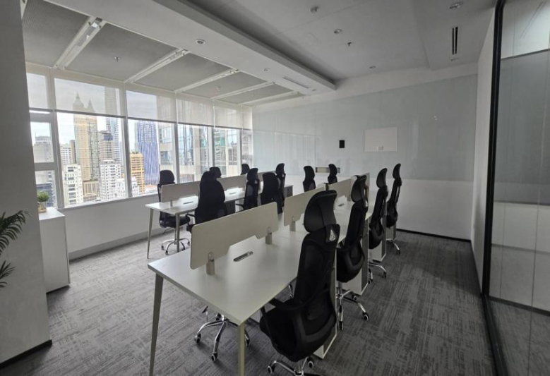 picture LTH16110 - Office Space for Rent Witthayu | 138 sq.m. | CRC Tower | All Seasons Place | 191,820 THB  - 3/6