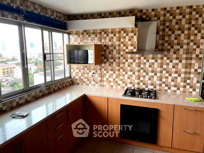 Condos for sale : 3-BR Condo at Regent On The Park 3 Condominium near MRT Phetchaburi (ID 3254772)