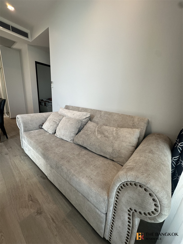 picture The Crest Park Residences near MRT Phahonyothin Station Convenient Travel, Great Value per Square Meter - 2/10