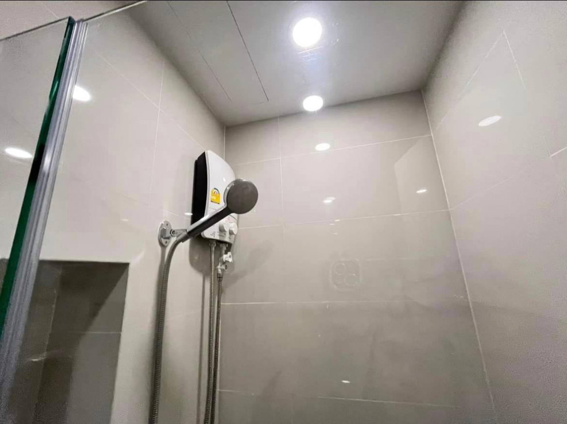 รูป Knightsbridge Prime Sathorn【𝐒𝐄𝐋𝐋 & 𝐑𝐄𝐍𝐓】🔥 แต่งพรีเมียมบุผนังเรียบหรู โทนเบจละมุน กระจกกั้นห้องทำงานเป็นสัดส่วน🔥 ติดต่อไลน์ไอดี: @hacondo - รูปที่ 7/7