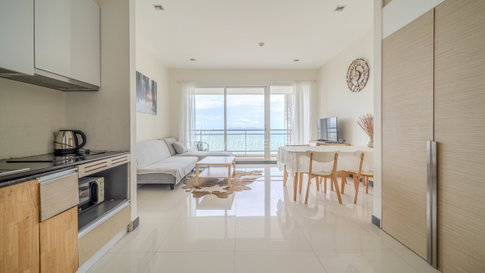 🛏️ 1 ห้องนอน - 🛁 1 ห้องน้ำ - 🏙️ Sea View - 🌏 ชื่อชาวต่างชาติ - 🏢 Reflection Jomtien Beach Pattaya - รหัส: RF30