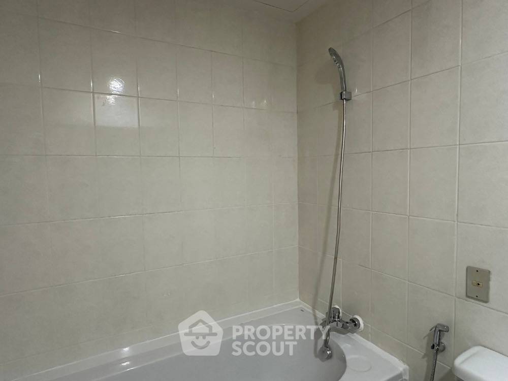 รูป คอนโดให้เช่า 2 ห้องนอน ขนาด 135 ตร.ม. Central City East Tower (ID 1866184) - รูปที่ 10/21