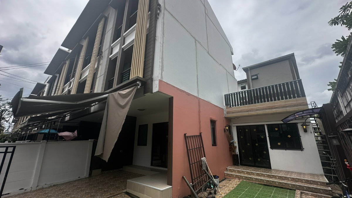 รูป ขายบ้านกลางเมืองกัลปพฤกษ์ หลังมุม 32.6 ตร.วา | 3 ชั้น | 3 ห้องนอน | 3 ห้องน้ำ | 4.49 ล้านบาท สนใจทัก line: minniemah - รูปที่ 27/27