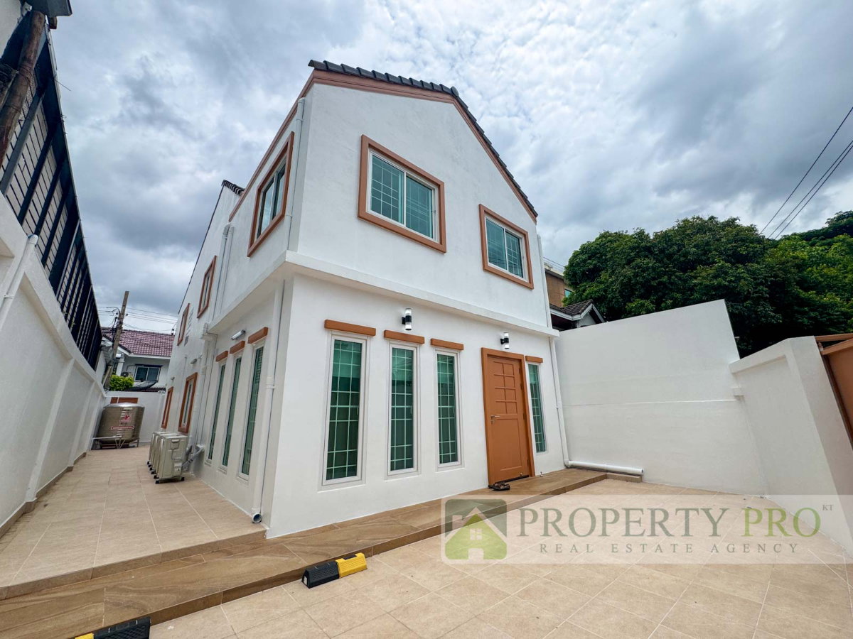 รูป ให้เช่า บ้าน ฟ้าหลวงวิลเลจ ทาวน์โฮม 2 ชั้น แบบ 4 นอน 2 น้ำ 40 ตรว 168 ตรม รีโนเวทใหม่ ใกล้ MRT ศรีรัช แจ้งวัฒนะ เลี่ยงเมืองปากเกร็ด : KT26R-027 - รูปที่ 17/18