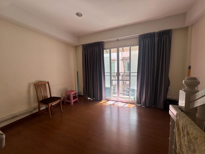 3-bed townhouse for rent, 131 sqm, 17.6 sq wah, Baan Klang Muang The Paris Rama9-Ramkamhang