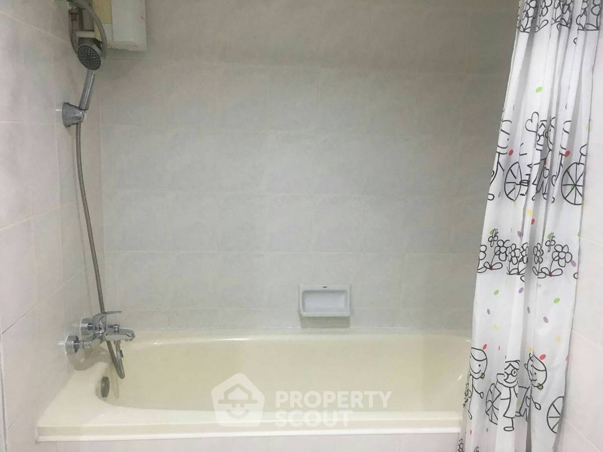 picture Great Value 3-BR Royal Castle Sukhumvit Near BTS Phrom Phong (ID 888091) - 11/17