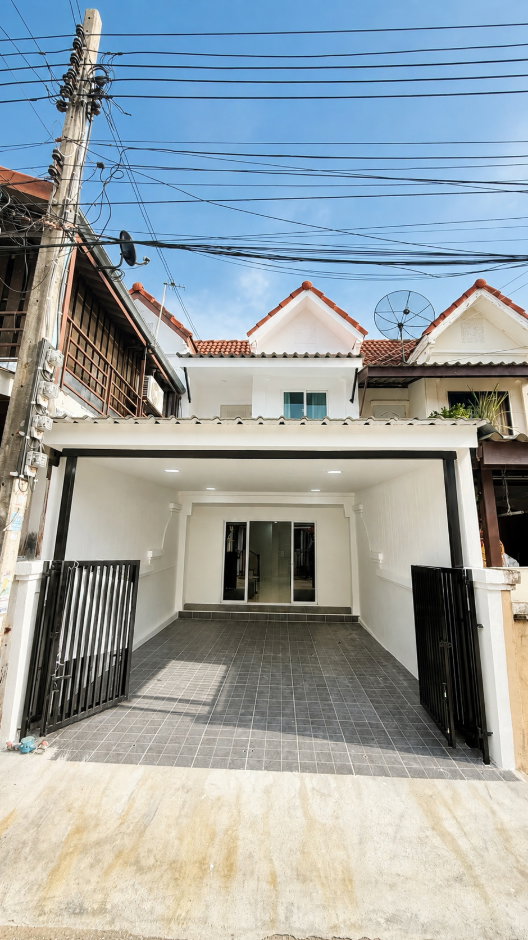 ทาวน์เฮาส์ 2ชั้น รีโนเวทใหม่ หมู่บ้าน กรุงทอง สายไหม 33 ราคาถูกสุด ตกแต่งสวยพร้อมอยู่ เฟอร์นิเจอร์สวย เดินทางสะดวก