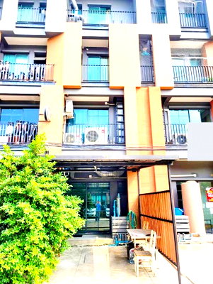 Shophouses for rent วิทยาลัยเทคนิคราชสิทธาราม : 			Phetkasem 77-81 The cheapest Luxurious European-style 7-11 100m. commercial building for rent, 3.5 s          