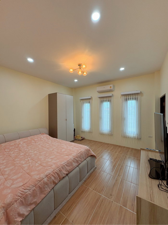 รูป 🏡 บ้านเดี่ยวบนพื้นที่ 2 ไร่ 1 งาน พื้นที่กว้าง มีพื้นที่สีเขียว และความเป็นส่วนตัว 🌳 💰 ราคา 8.5 ล้านบาท 📍 บ้านเสม็ด ต.นาบัว อำเภอเมืองสุรินทร์ - รูปที่ 3/30